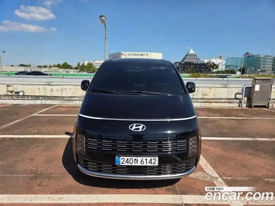 Hyundai Staria L3.5 Lounge 7-Seater