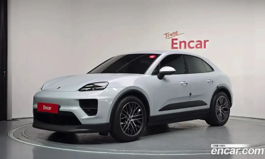 Porsche Macan Base 4