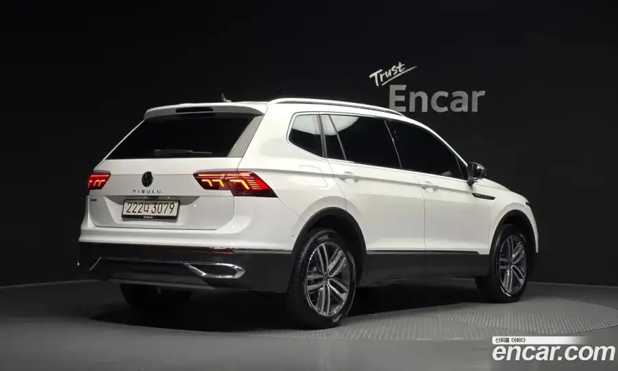 Volkswagen Tiguan 2.0 TSI Prestige