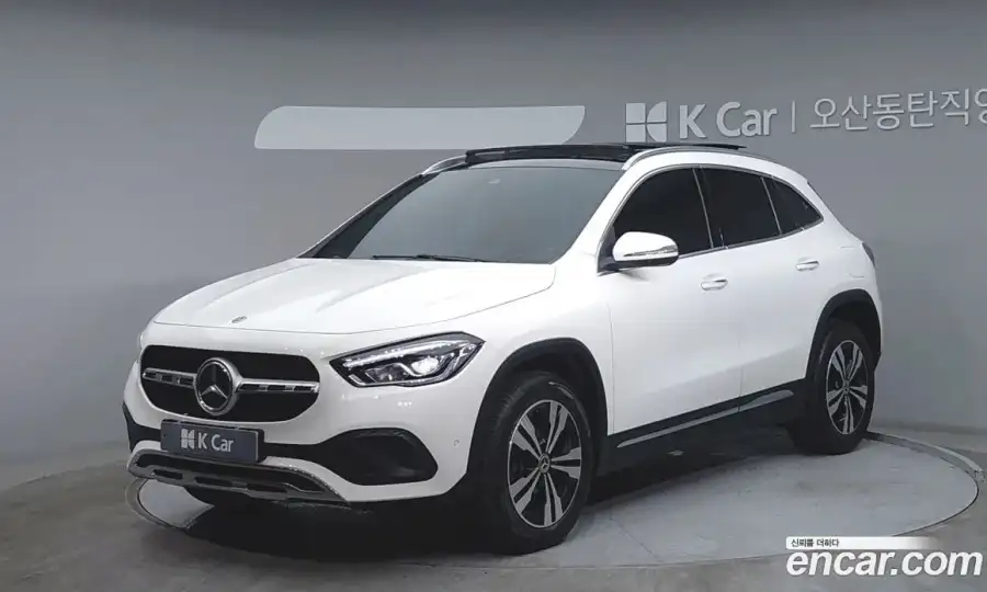 Mercedes-Benz GLA-Class GLA220