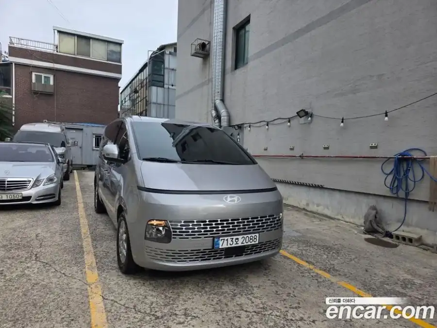 Hyundai Staria Tourer 11-Seater