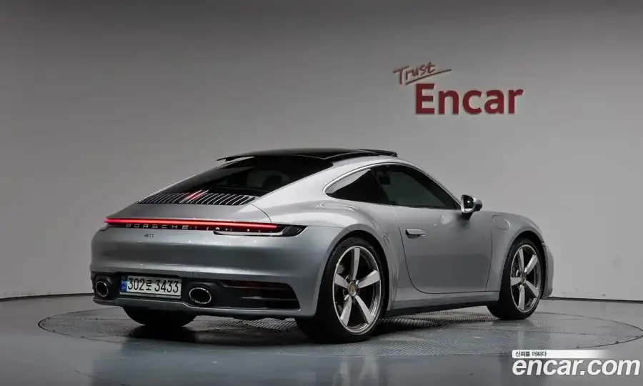 Porsche 911 Carrera 4