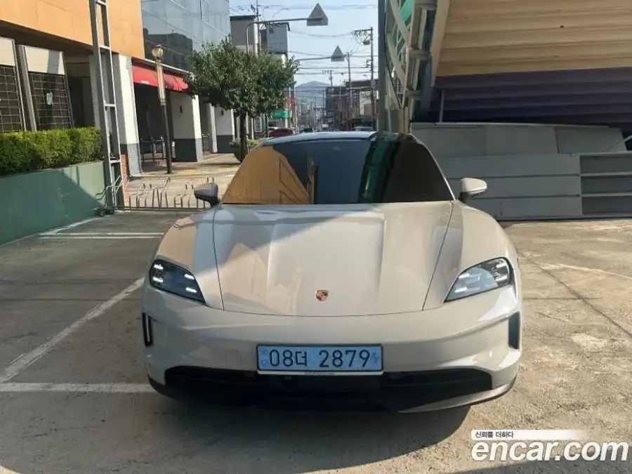 Porsche Taycan 4S