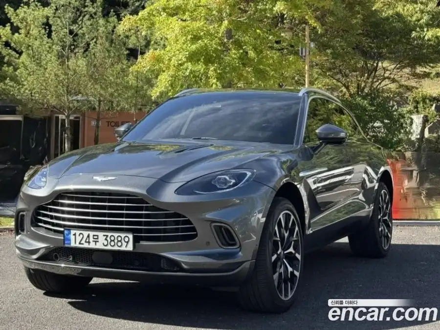 Aston Martin Dbx 4.0 V8