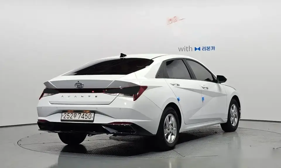 Hyundai Avante 1.6 LPi Smart