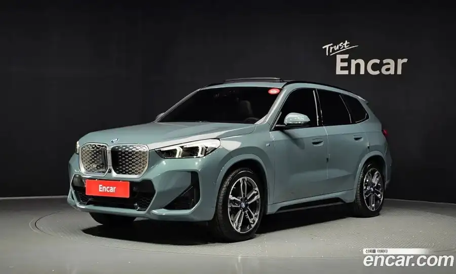 BMW iX1 xDrive 30 M Sport