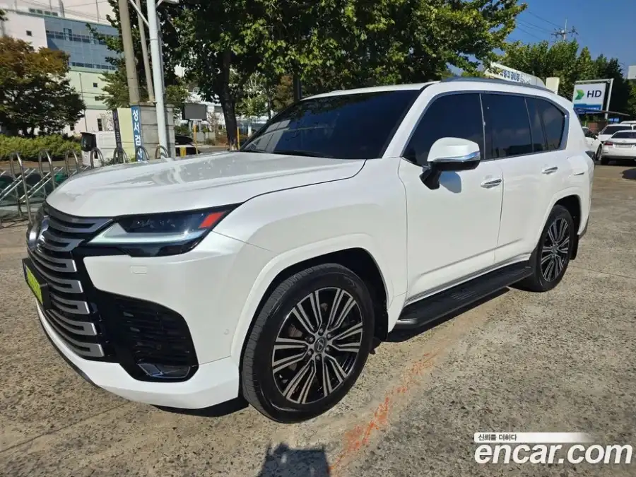 Lexus LX 700h Luxury