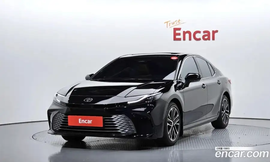 Toyota Camry 2.5 XLE Hybrid