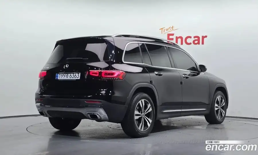 Mercedes-Benz GLB-Class GLB220