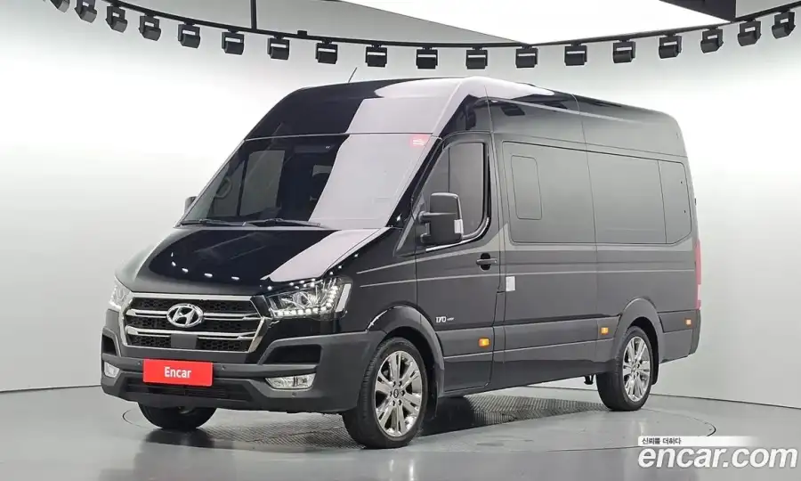 Hyundai Solati 15-seater