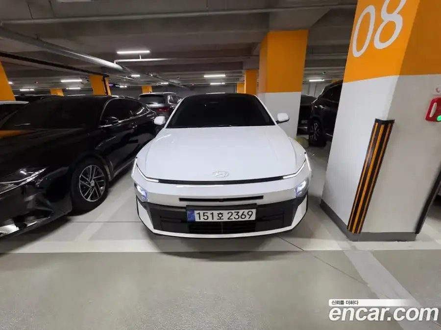 Hyundai Avante 2.0