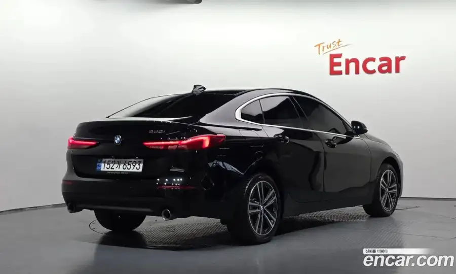 BMW 2-Series 220i Advantage
