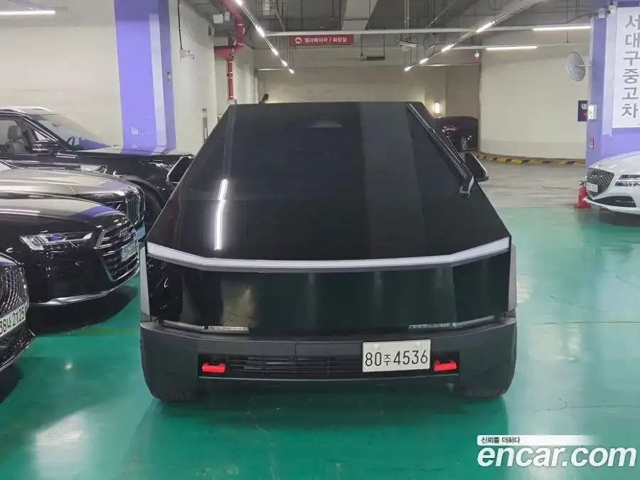 Tesla Cybertruck AWD