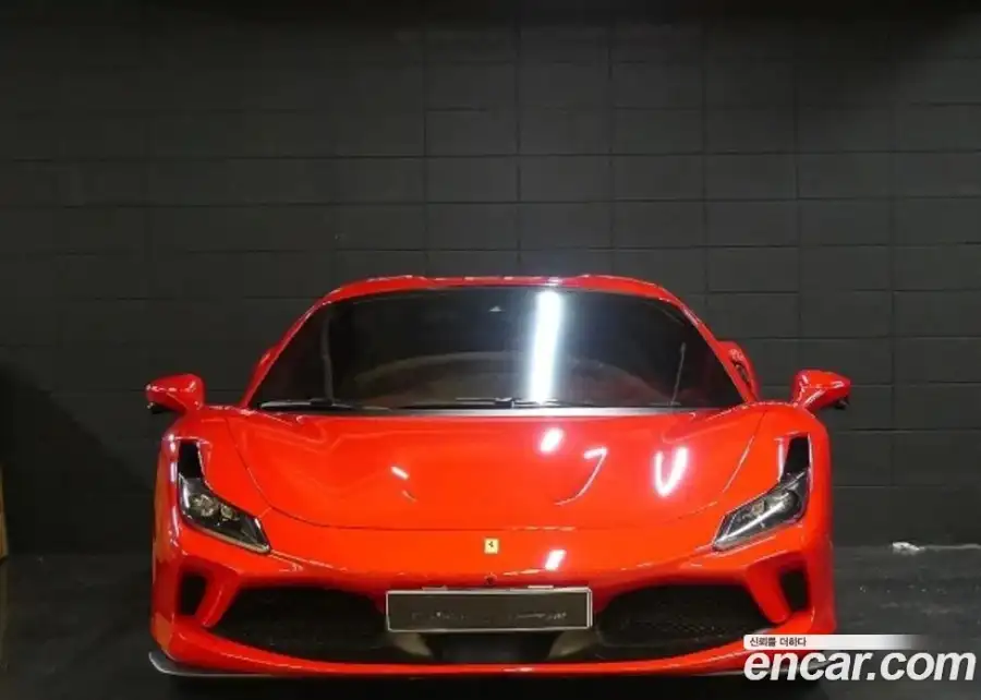 Ferrari F8 3.9 V8