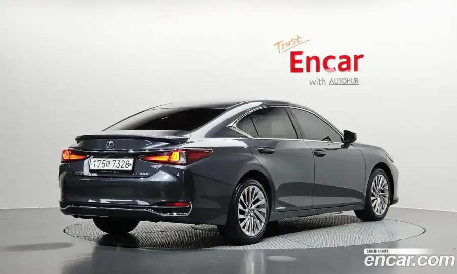Lexus ES Luxury Plus
