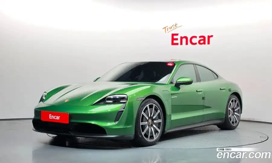 Porsche Taycan Base