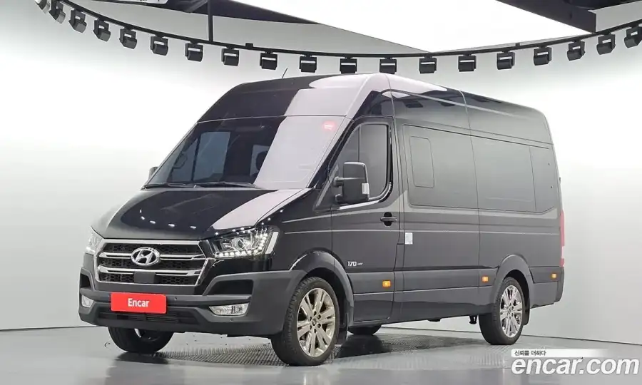 Hyundai Solati 15-seater