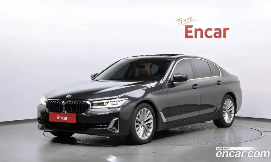 BMW 5-Series 520i Luxury