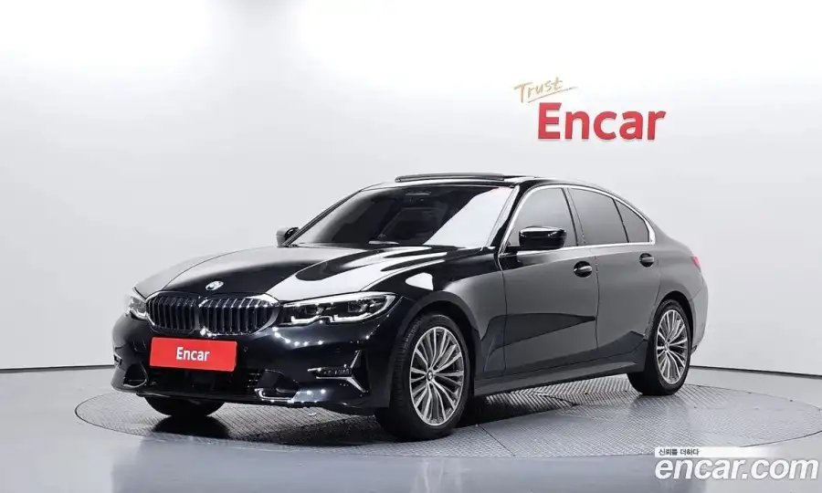 BMW 3-Series 320i Luxury