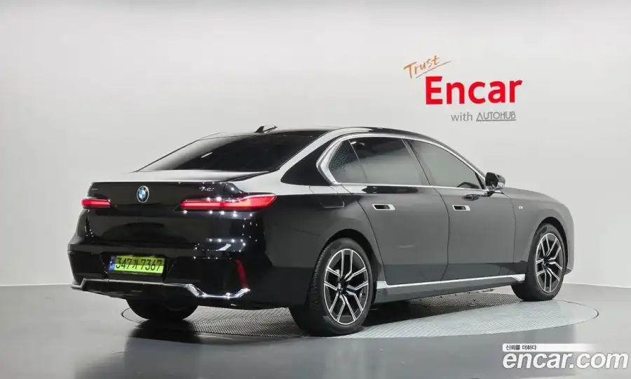 BMW 7-Series 740i xDrive M Sport