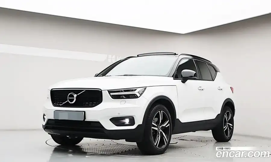 Volvo XC40 B4 R-Design