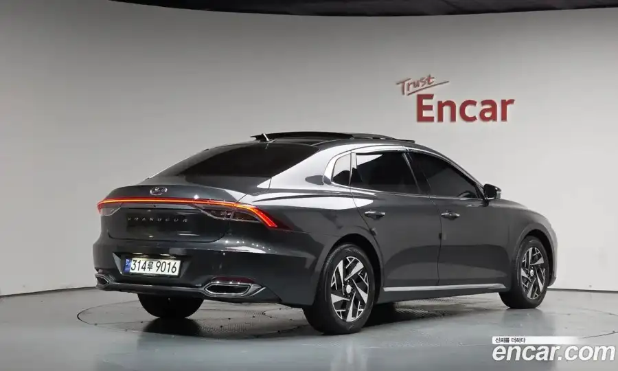 Hyundai Grandeur Premium Choice