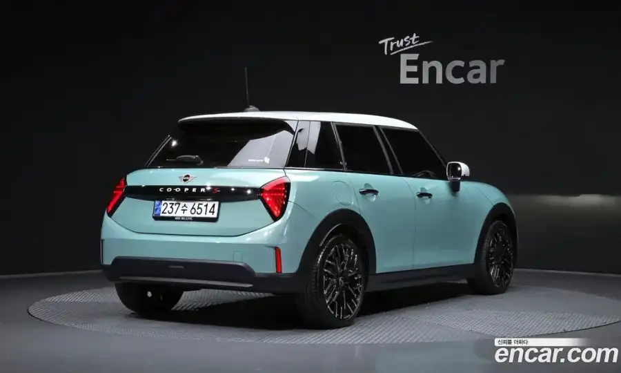 Mini Cooper 5 Door Favoured