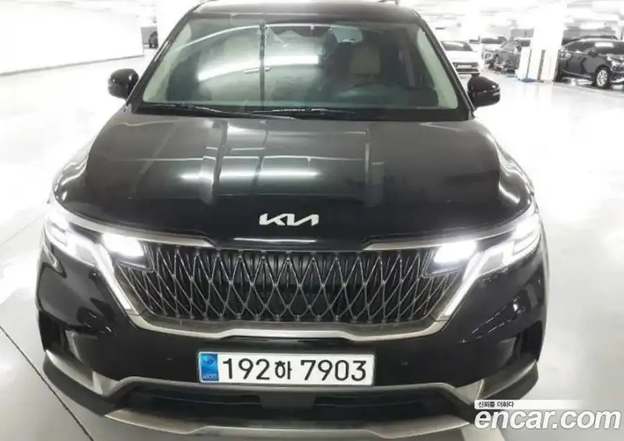 Kia Canival Diesel 9-Seater Noblesse