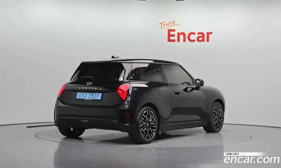 Mini Cooper SE Favoured