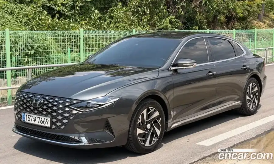 Hyundai Grandeur Premium Choice