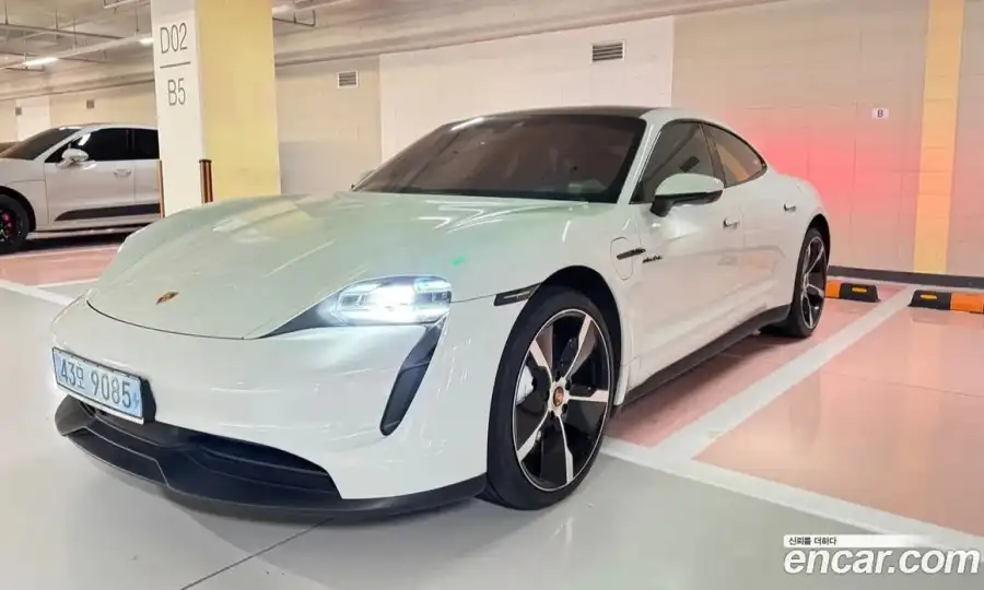 Porsche Taycan 4S