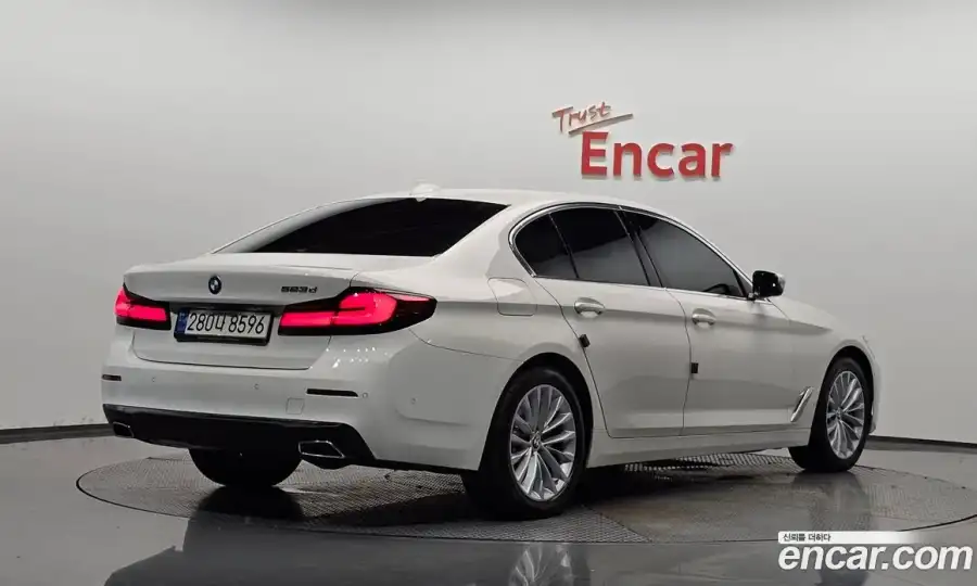 BMW 5-Series 523d Luxury
