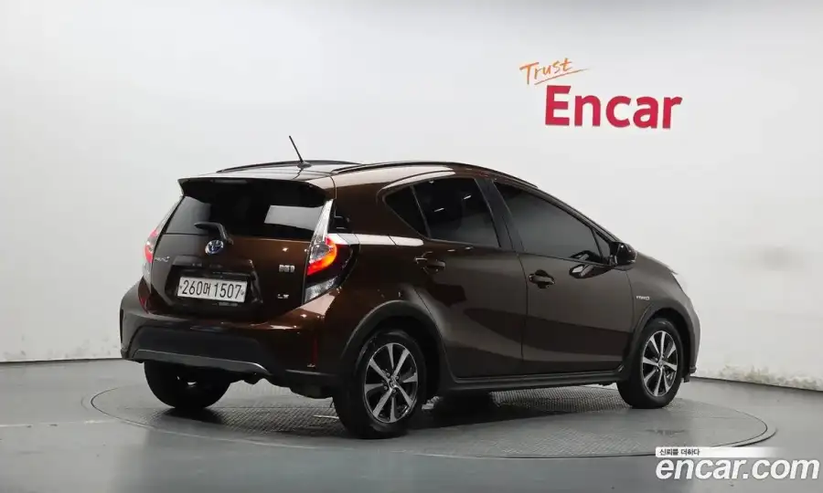 Toyota Prius 1.5 Crossover