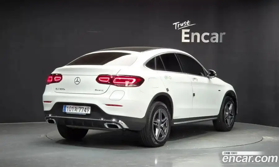 Mercedes-Benz GLC-Class GLC300e 4MATIC Coupe
