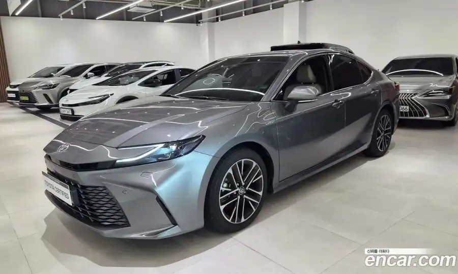 Toyota Camry 2.5 XLE Hybrid