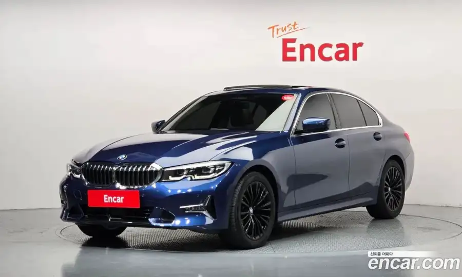 BMW 3-Series 320i Luxury