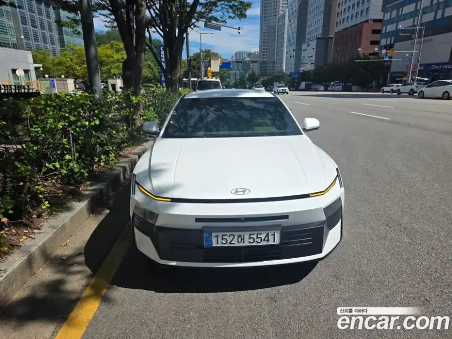 Hyundai Avante 2.0