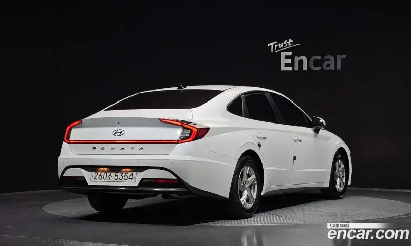Hyundai Sonata 2.0 LPG rental car