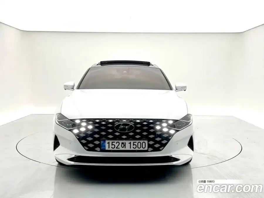 Hyundai Grandeur Le Blanc