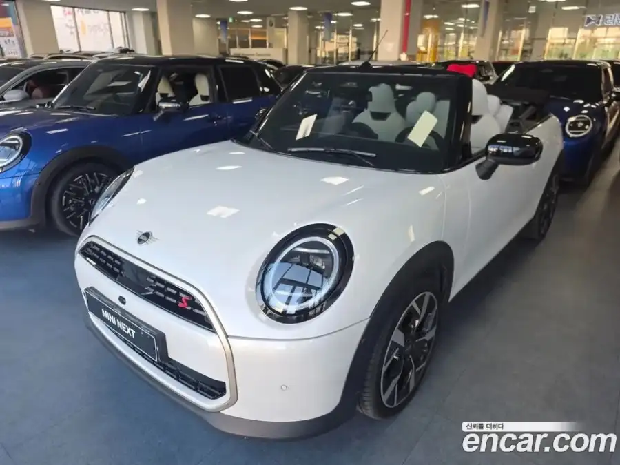 Mini Cooper Convertible Favoured