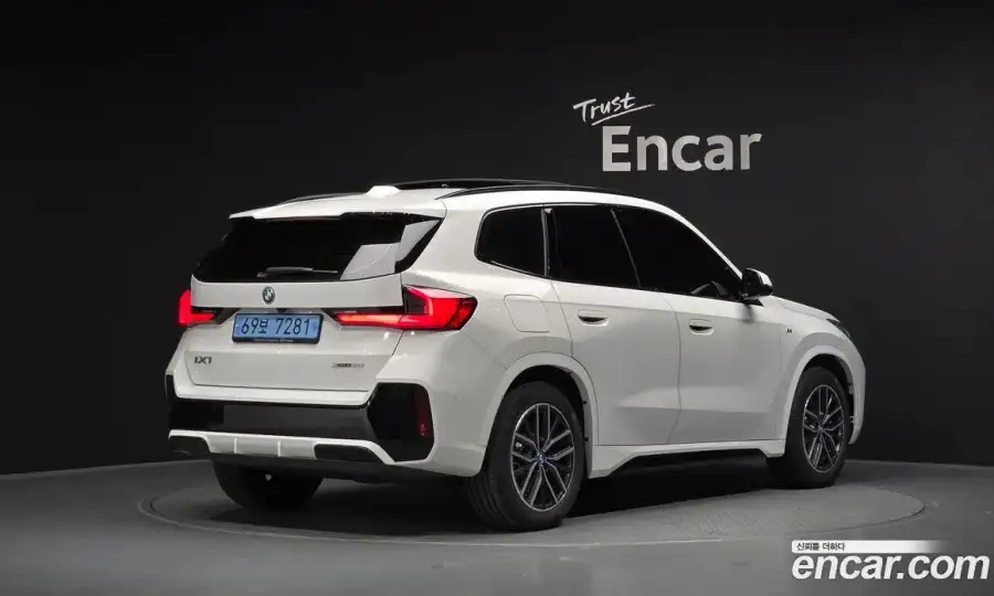 BMW iX1 xDrive 30 M Sport