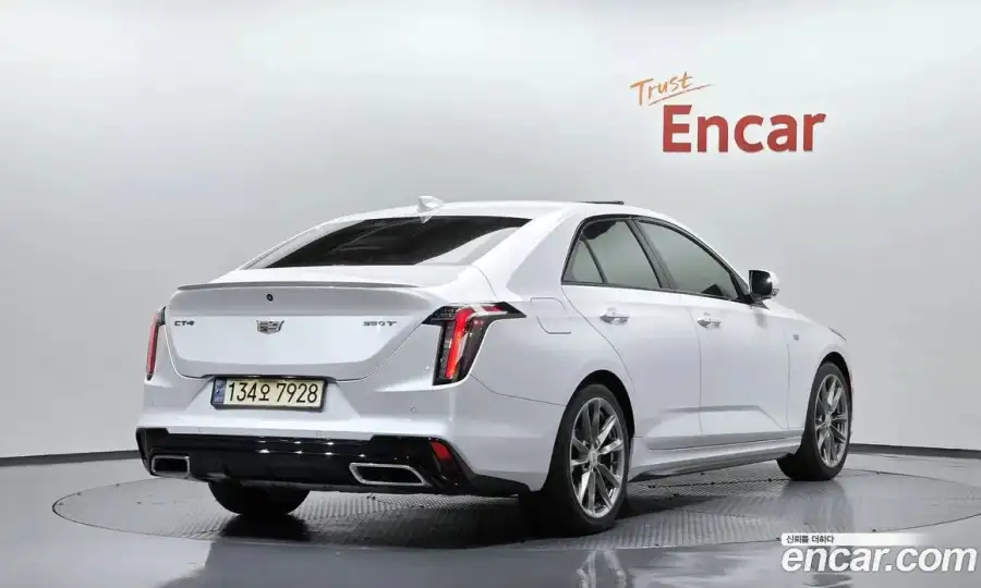 Cadillac CT4