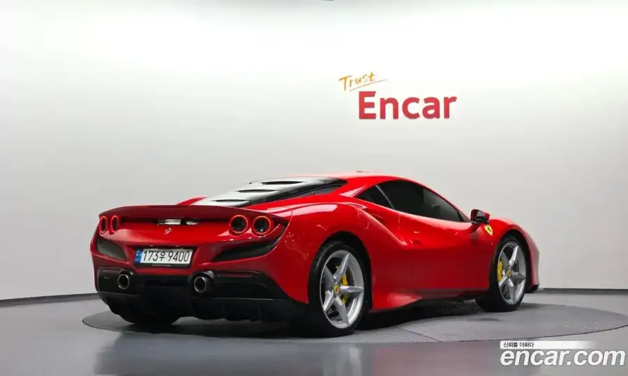 Ferrari F8 3.9 V8